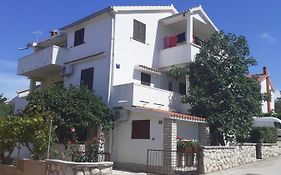 Apartmani Karuza